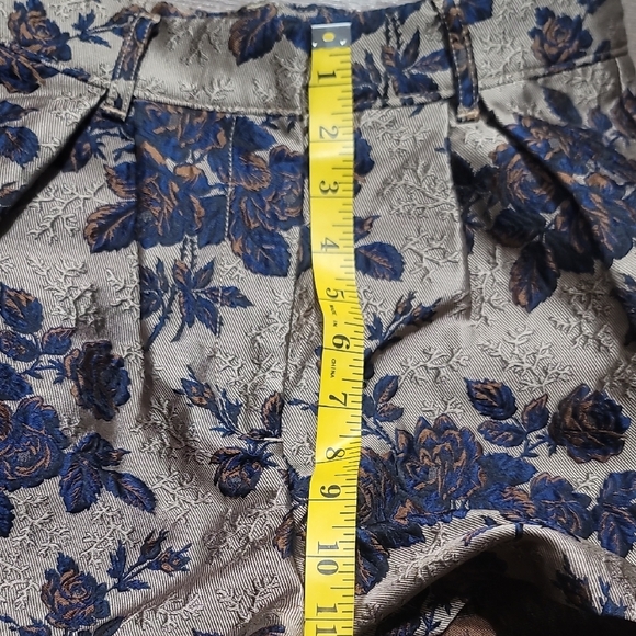 Blank NYC High Waist Floral Brocade Shorts - Metallic Bronze and Navy - Picture 8 of 12